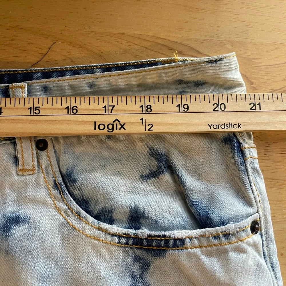AKOO Denim Shorts Mens 40 Standard‎ Fit Acid Wash Streetwear Distressed *Read
